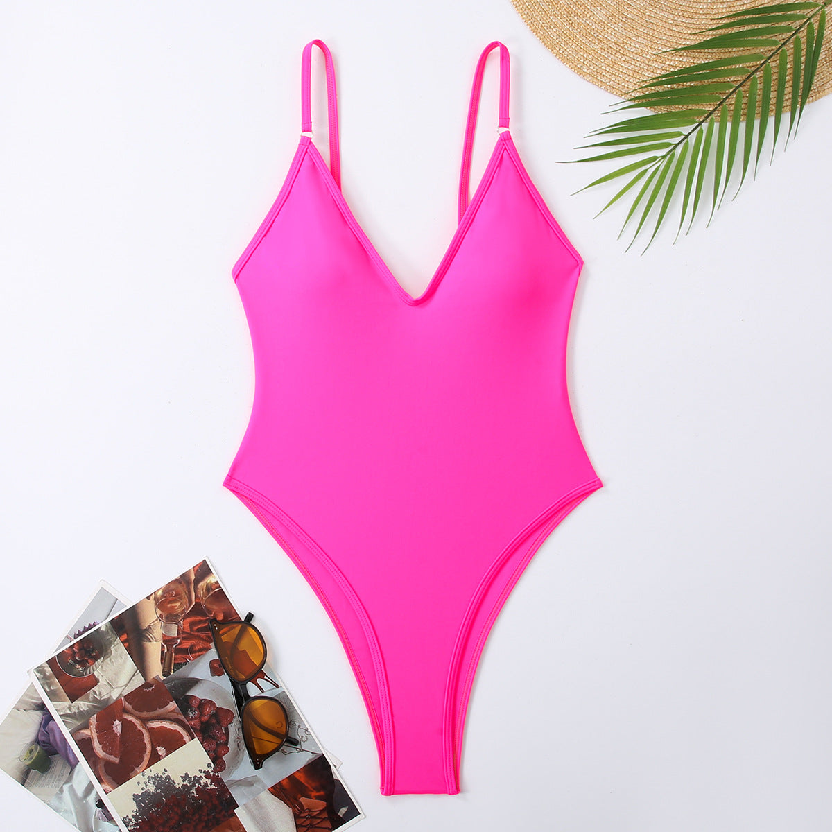 Maillot de bain femme Berg-Feldt avec décolleté en V profond et découpes