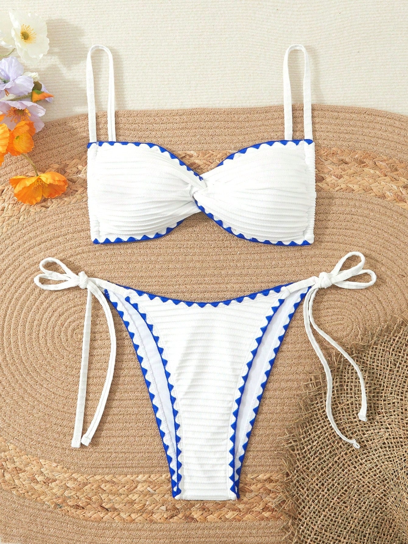 Ensemble bikini pour femme berg-feldt avec haut froncé et attaches latérales