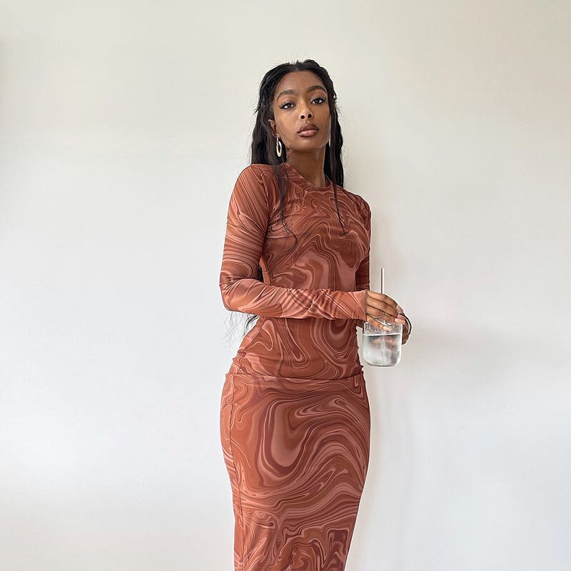 Robe moulante à manches longues en motif marbré Berg-Feldt pour femmes