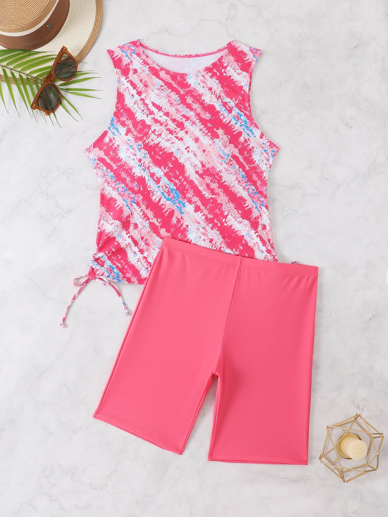 Tankini féminin avantageux avec décolleté plongeant et short par berg-feldt