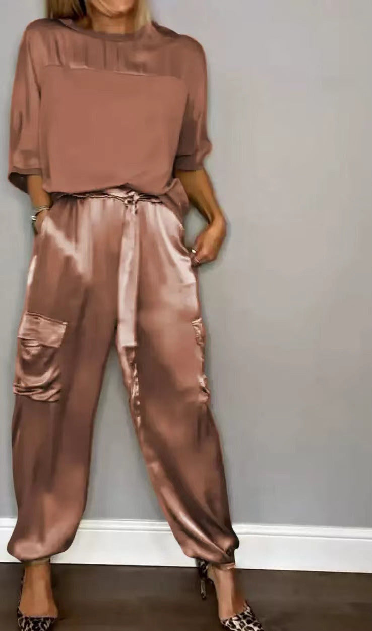 Bequemer Satin-Loungewear-Set für Damen mit Cargo-Taschen und elastischem Bund von berg-feldt