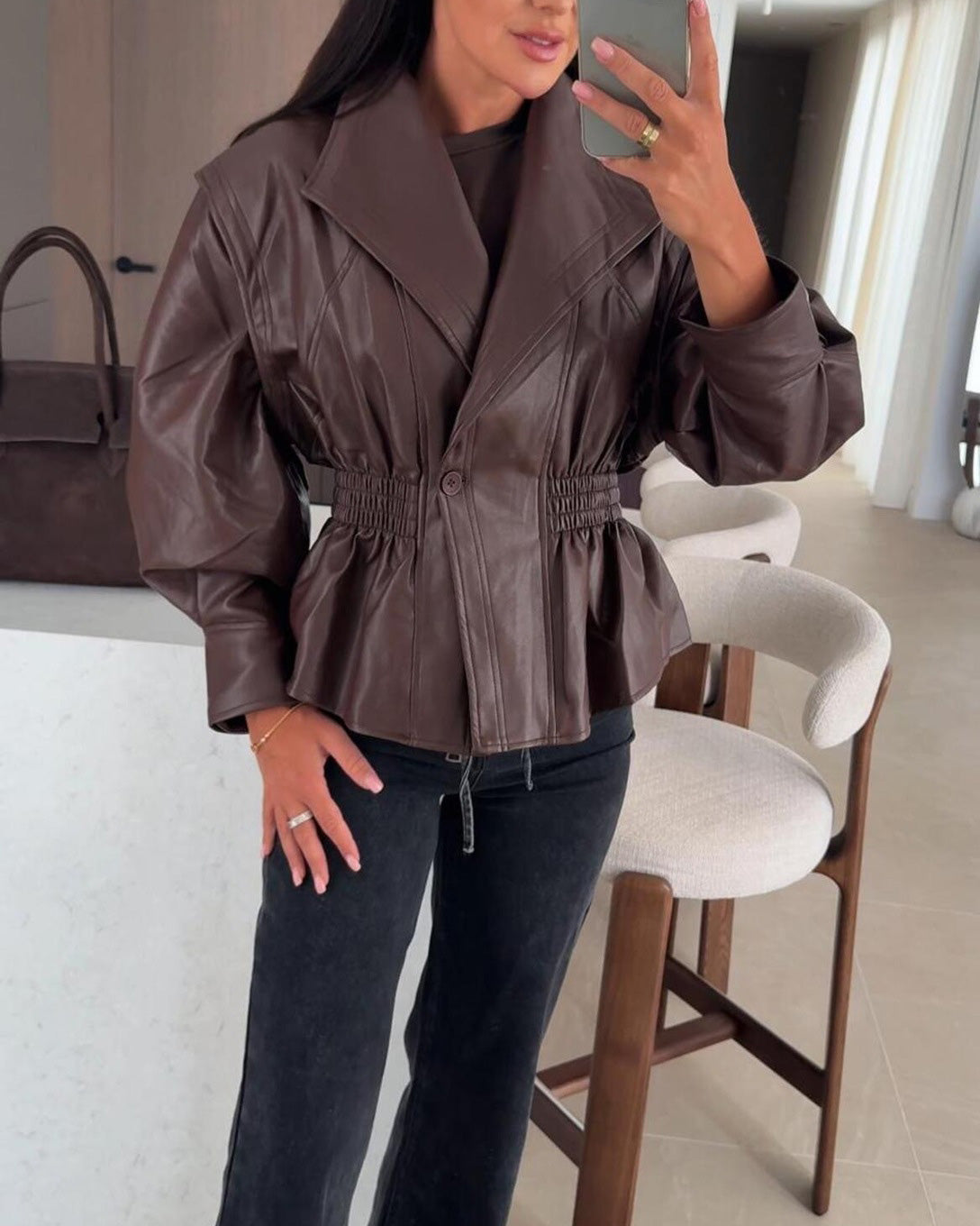 Berg-Feldt | Revers Taille Cropped Pu-Jacke