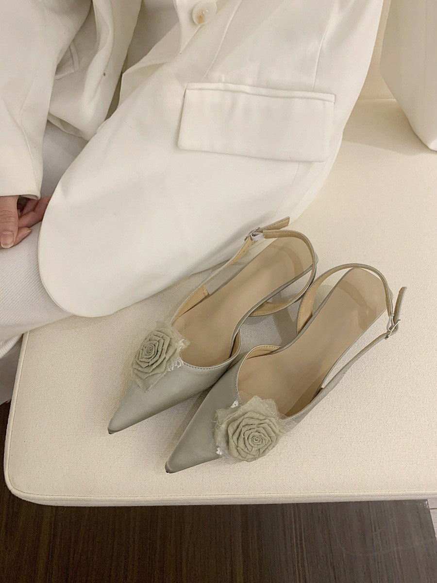 Damen-Slingback-Pumps mit floralen Details und spitzer Kappe von berg-feldt