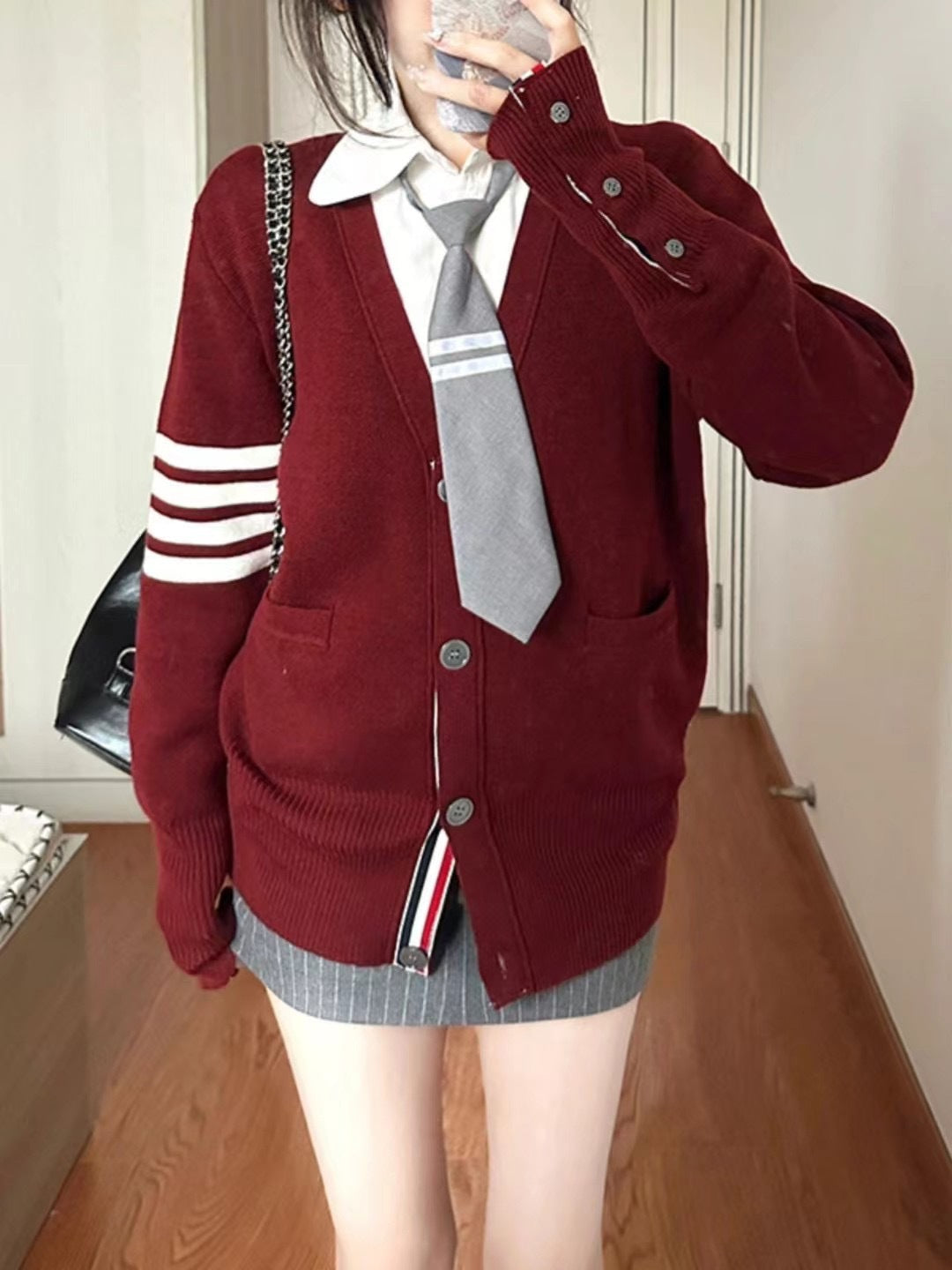 Damen Strickjacke mit hohen Taschen und grafischen Akzenten Berg-Feldt