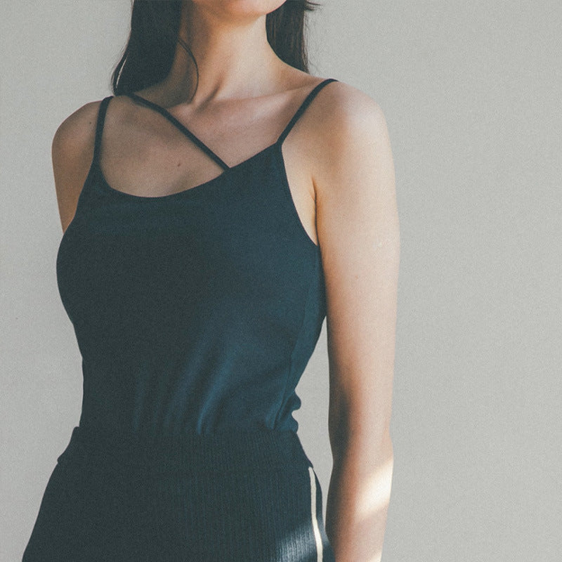 Baumwoll-Top für Damen mit asymmetrischen Trägern von berg-feldt