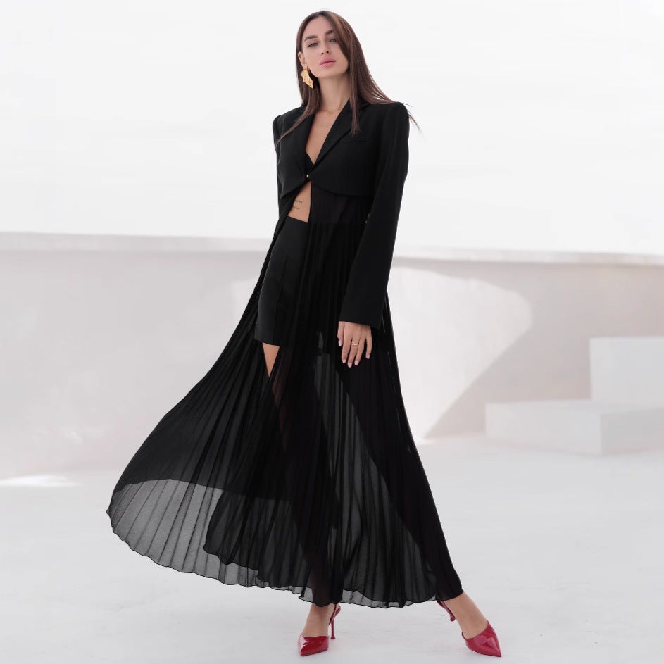 Ensemble élégant de blazer court et short plissé pour femme par berg-feldt