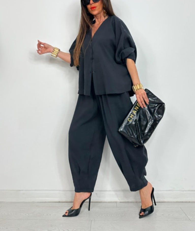 Ensemble deux pièces élégant pour femme : blouse ample et pantalon fluide berg-feldt