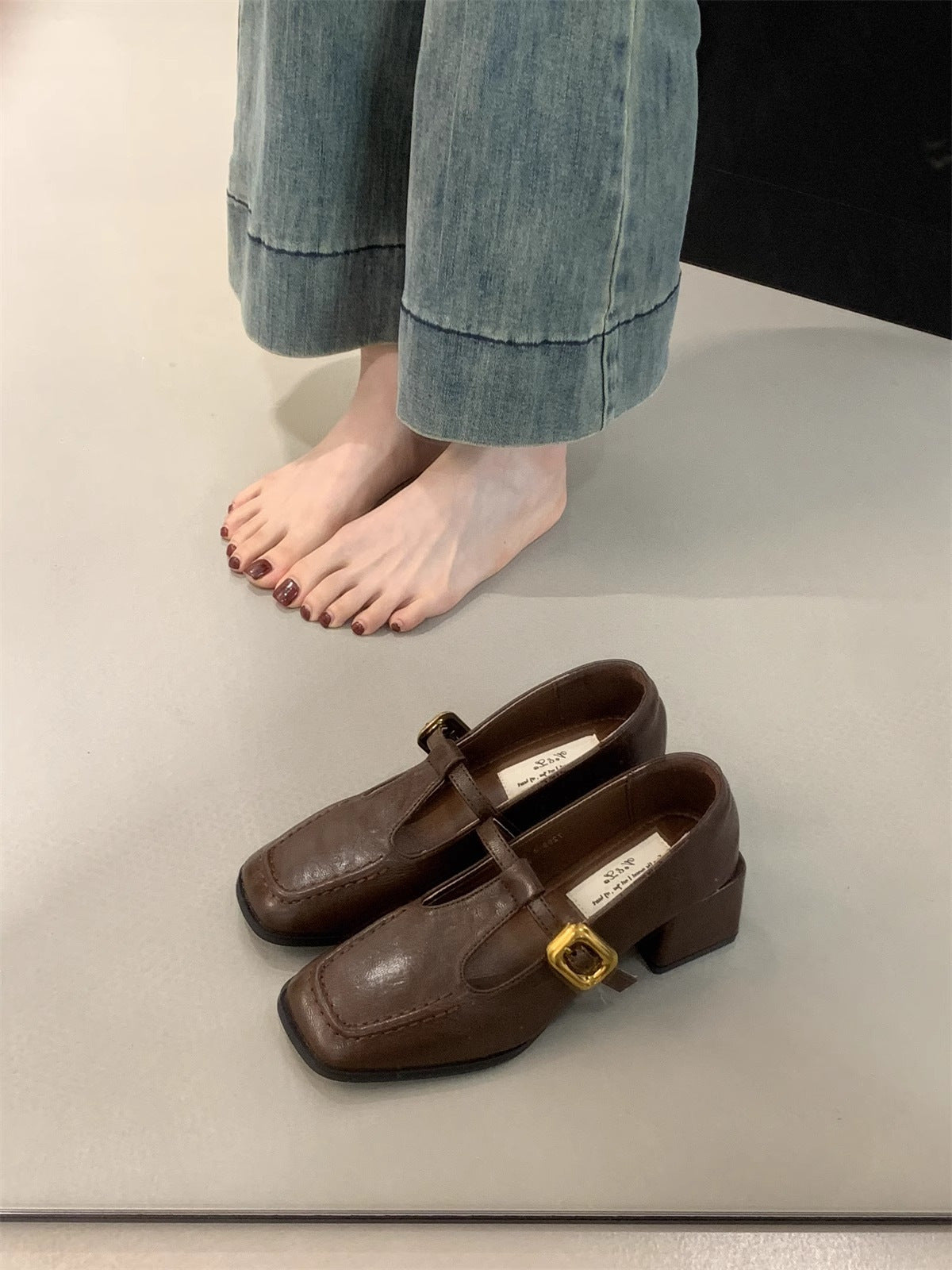 Chaussures élégantes à talon carré et bout carré pour femme avec bride en T de berg-feldt