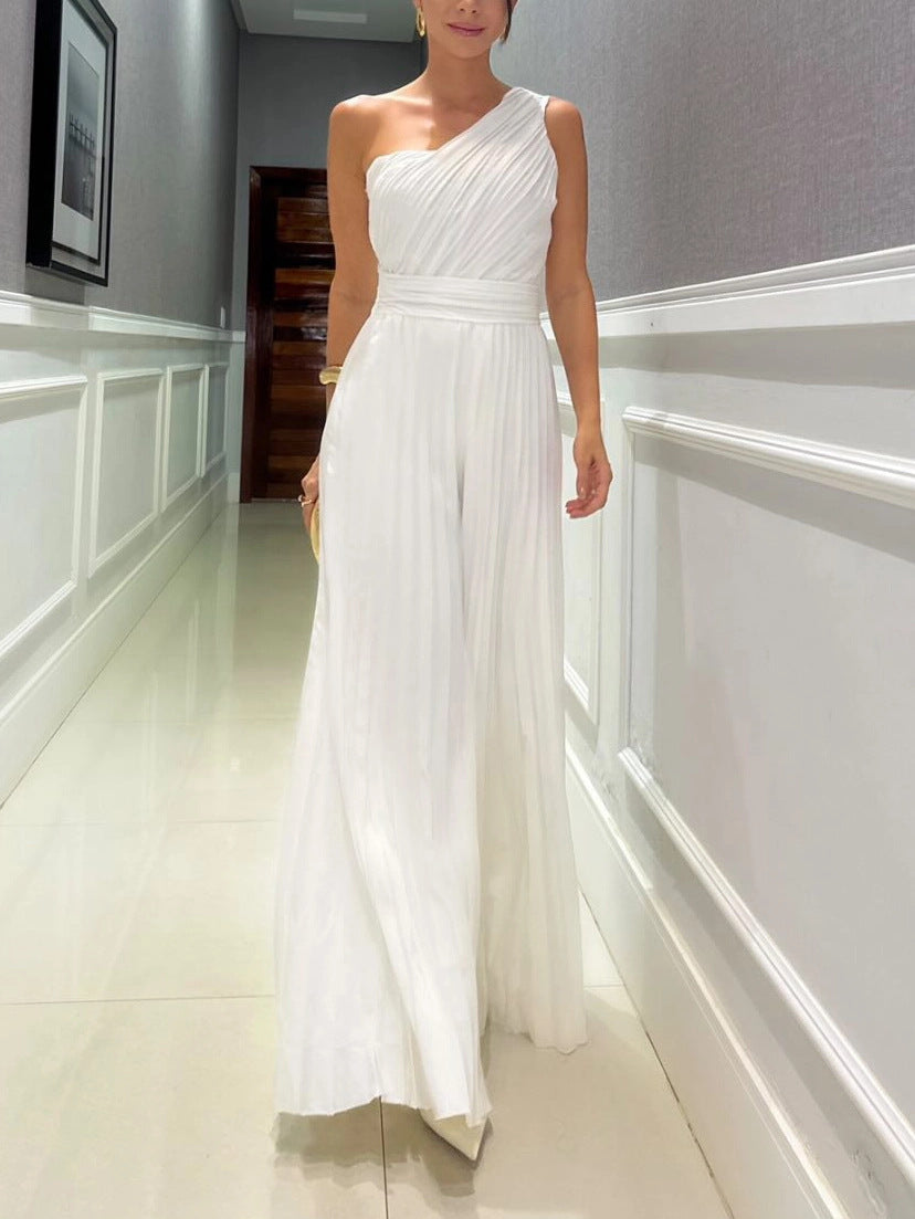 Robe de soirée élégante pour femme avec bretelle asymétrique et plissé fluide