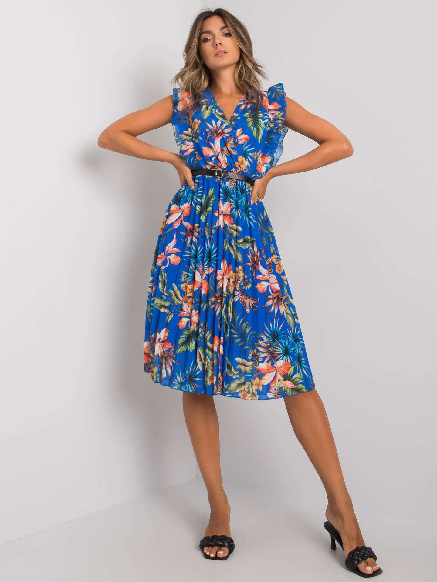 Robe longue à volants, motif fleuri et ceinture, berg-feldt