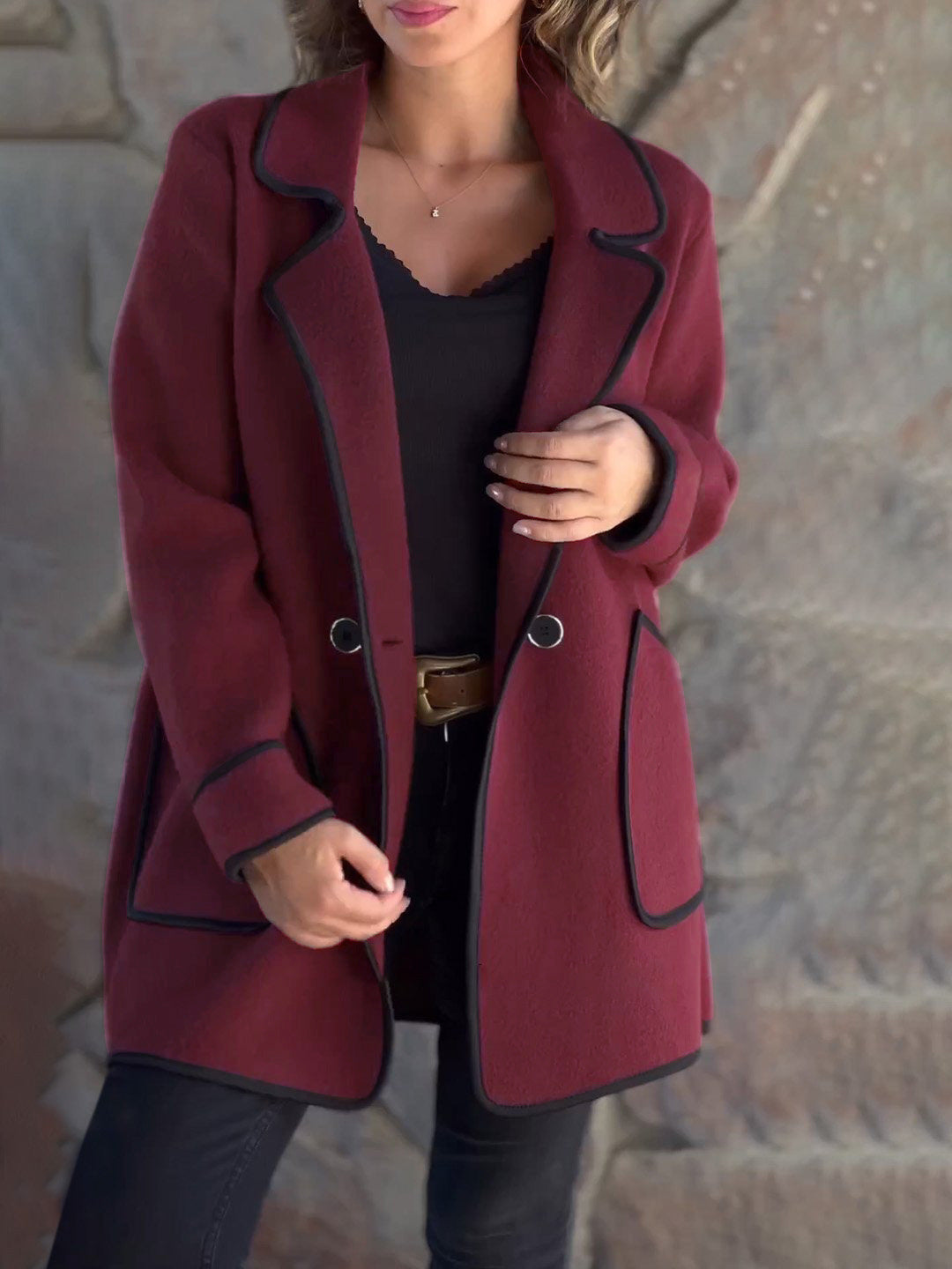 Veste blazer classique pour femme avec détails contrastés et poches par berg-feldt