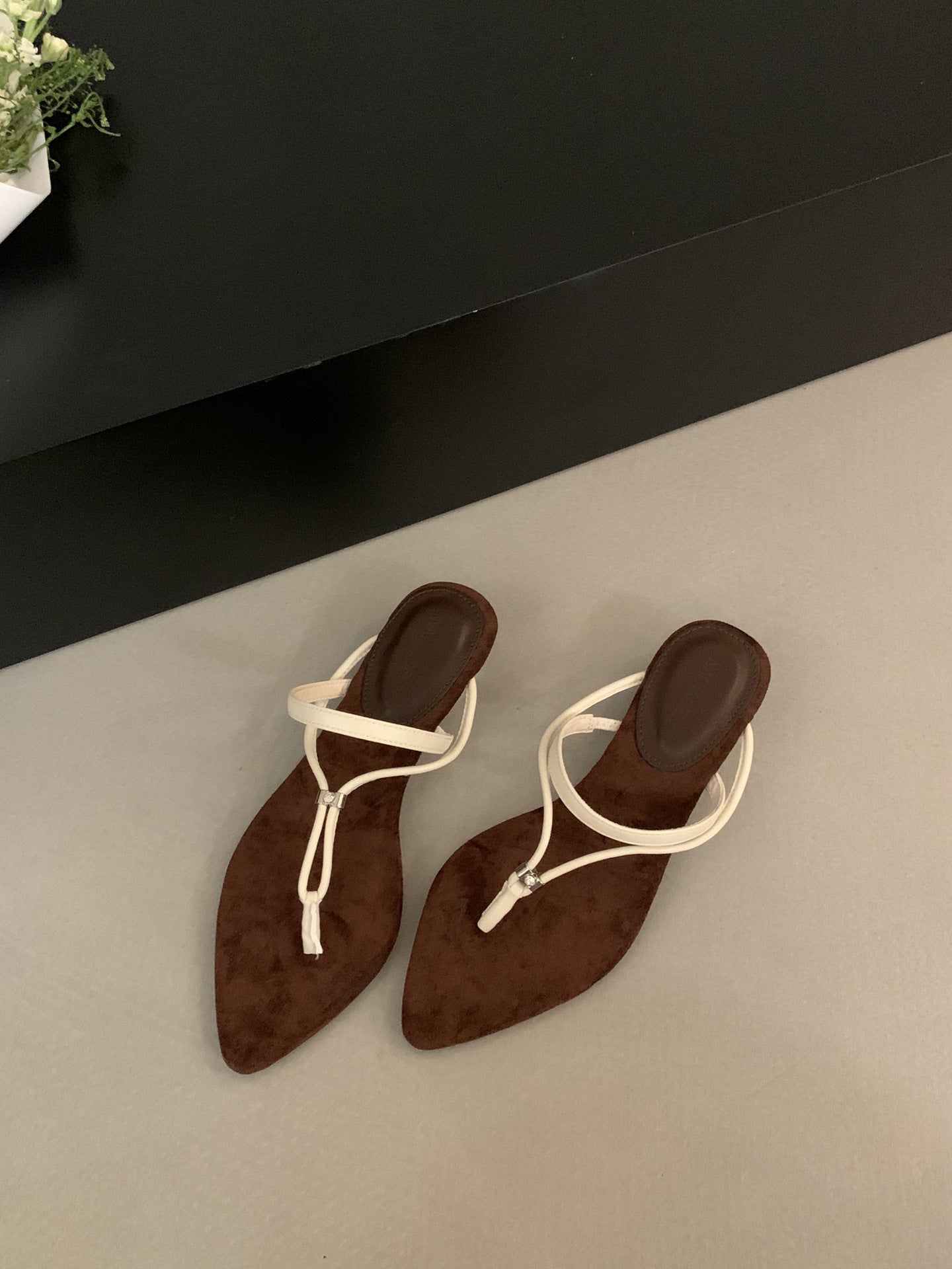 Mules slingback à bout pointu avec bride réglable à la cheville pour femme par berg-feldt