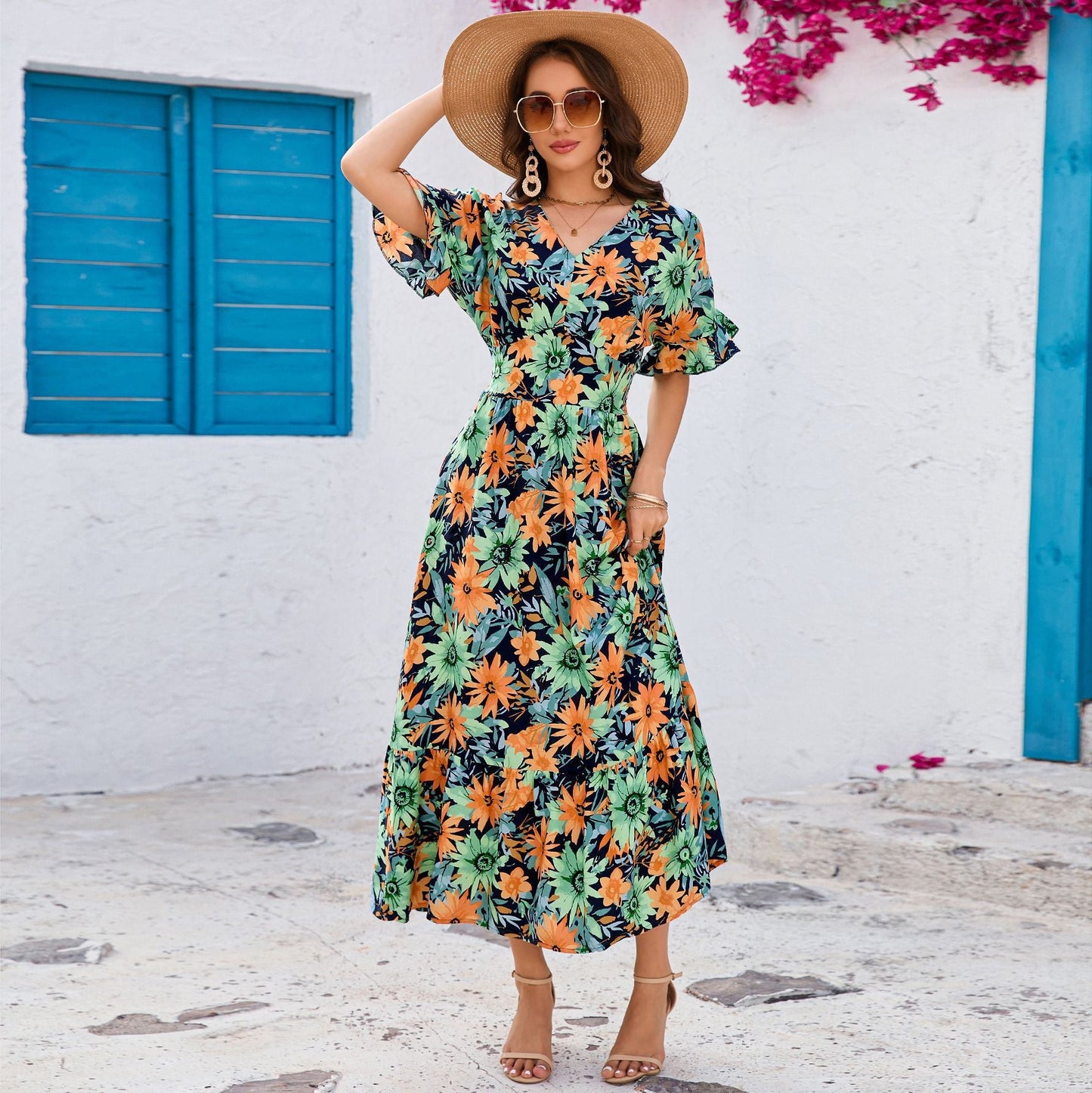 Maxikleid für Damen mit Blumenmuster, schmeichelndem V-Ausschnitt und fließenden Ärmeln von berg-feldt
