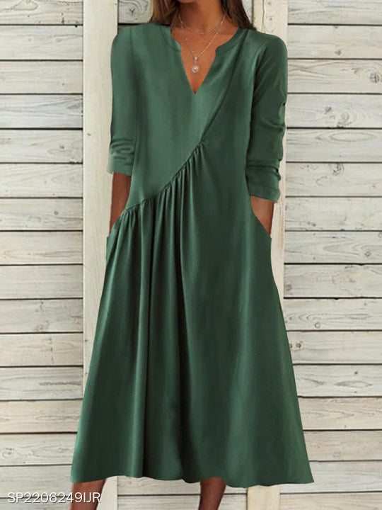 Langärmliges Damen-Midi-Kleid mit V-Ausschnitt und Seitentaschen von berg-feldt
