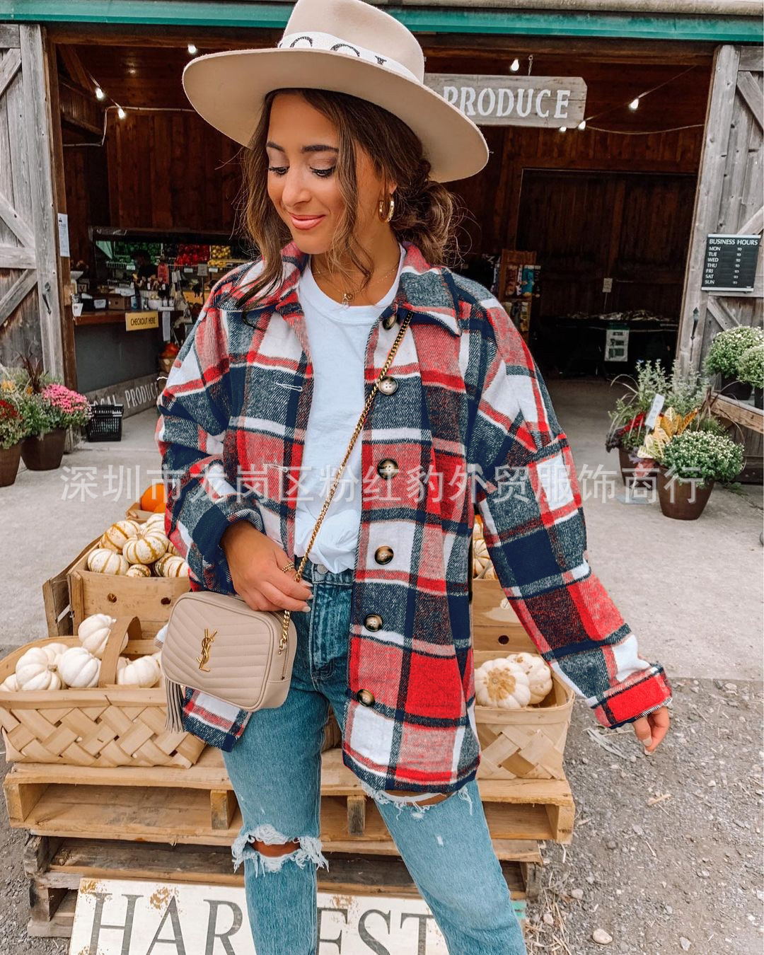 Lässiges Damen-Jacke mit Karomuster und großen Knöpfen von berg-feldt