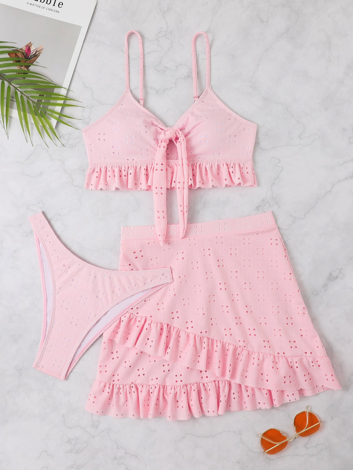 Ensemble de bikini pour femme avec jupe ample à volants et haut à nouer de berg-feldt