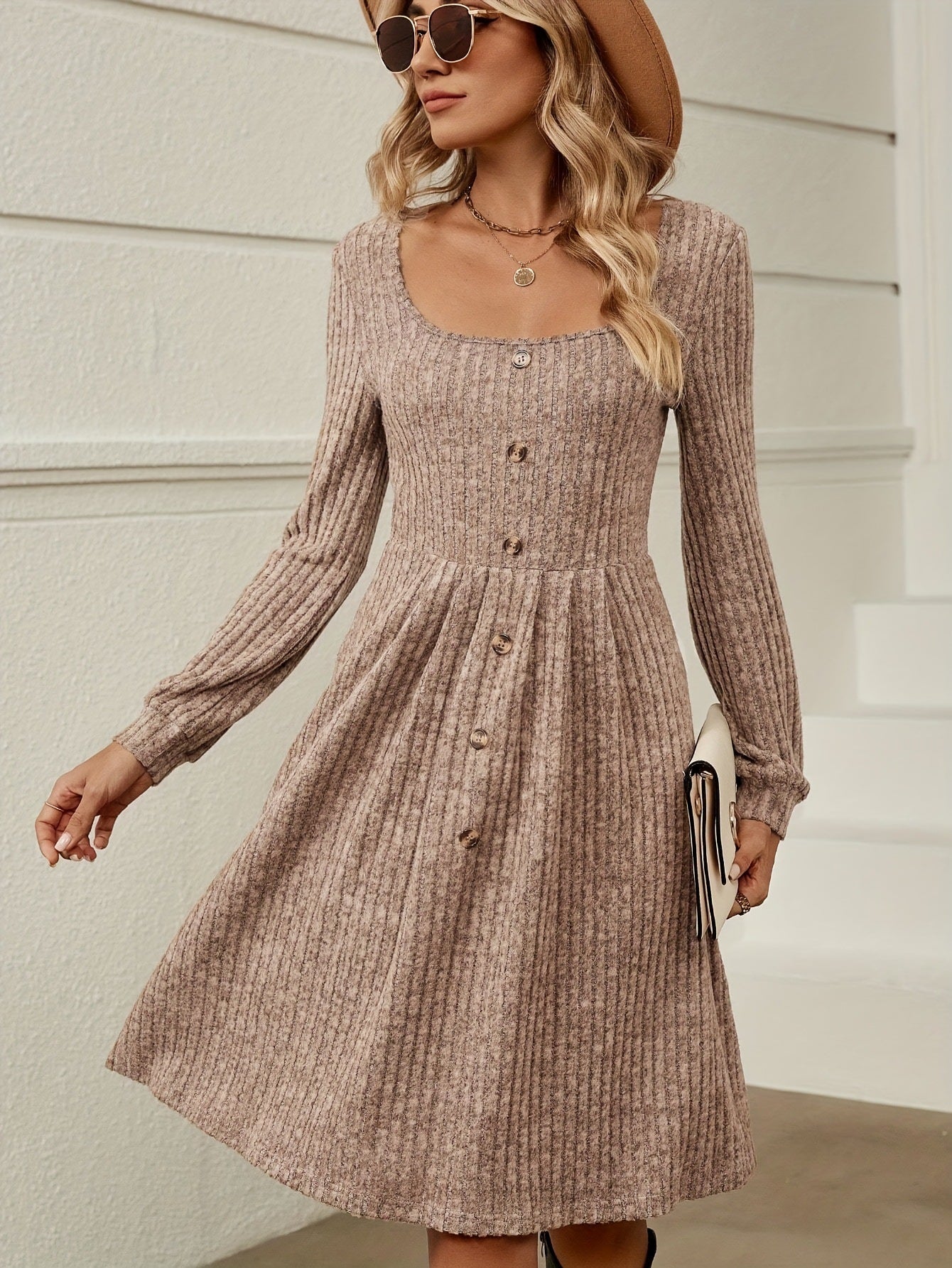Robe en maille Berg-Feldt pour femme avec patte de boutonnage et jupe évasée