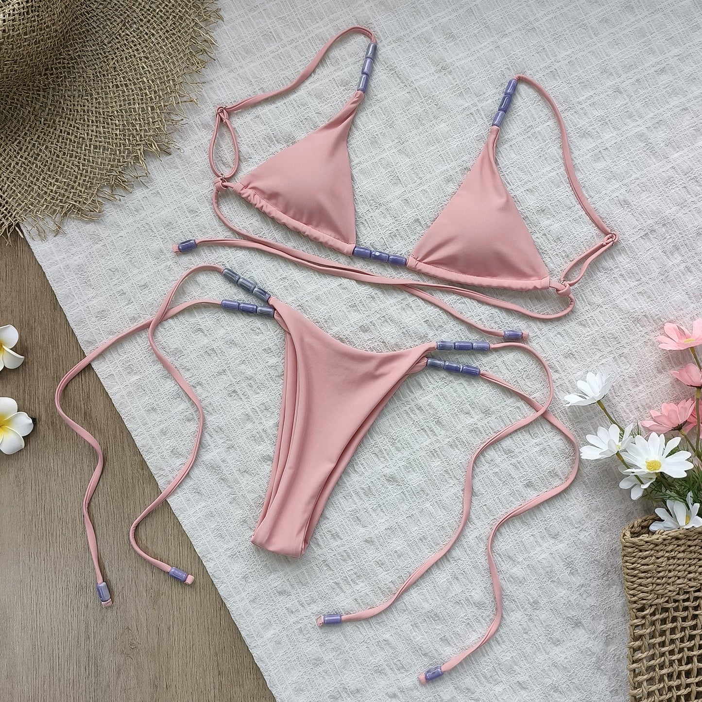 Moderner Dreieck-Bikini für Damen mit stylischen Bindebändern und bequemem Sitz von berg-feldt