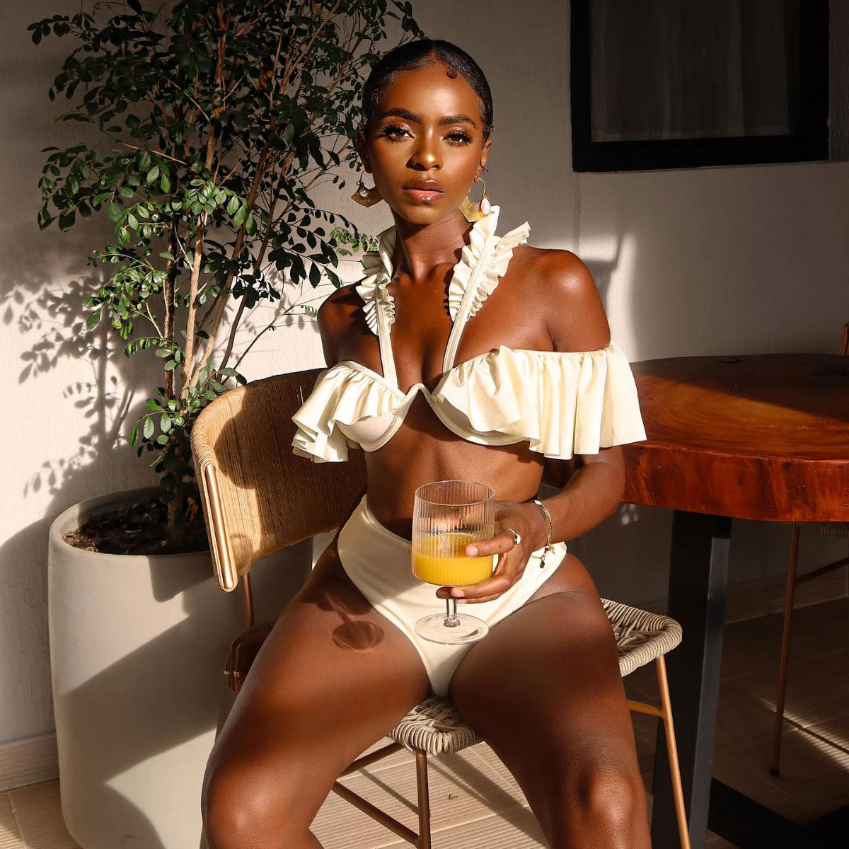 Bikini-Set für Damen mit gerafftem Oberteil und formbestärkender Hose von berg-feldt
 - berg-feldt