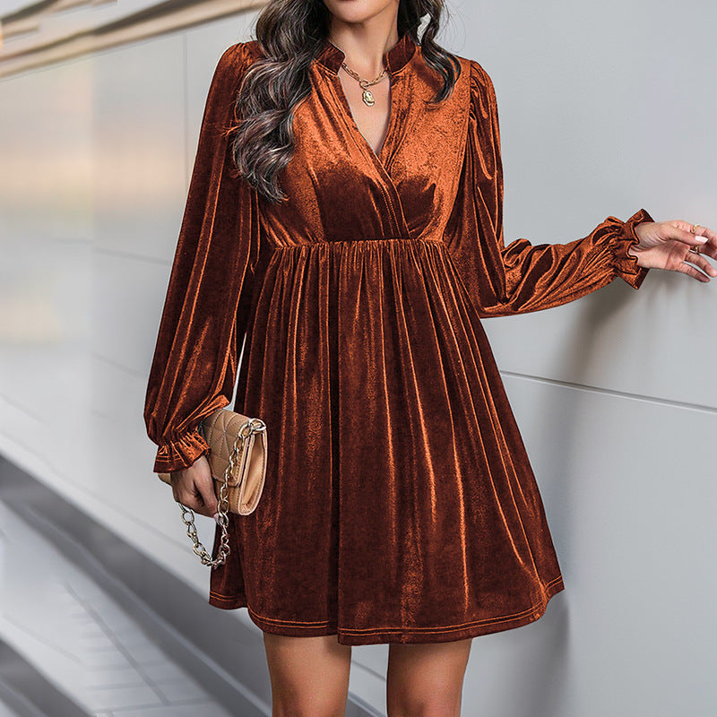 Robe élégante en velours pour femmes avec décolleté en V profond et manches bouffantes Berg-Feldt