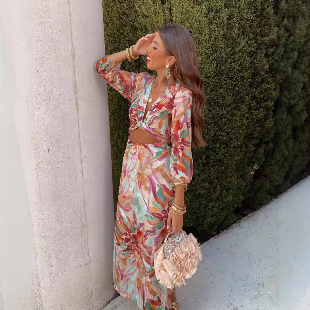 Robe longue moderne avec décolleté plongeant et découpes tendance par berg-feldt