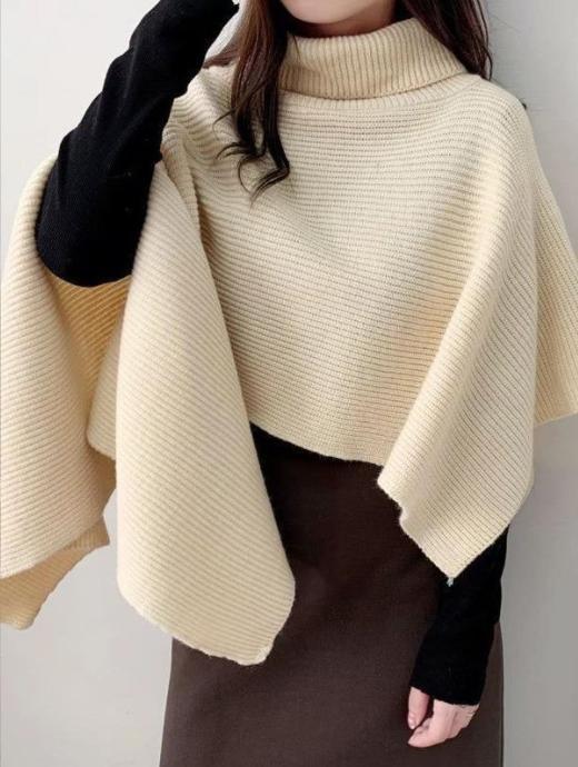 Poncho en maille pour femme, col montant et coupe asymétrique Berg-Feldt