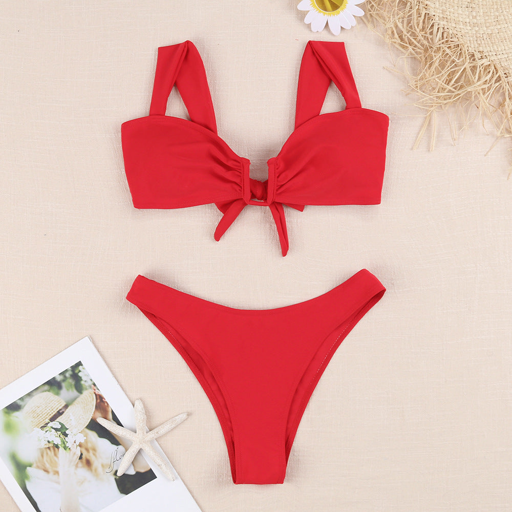 Haut de bikini fleuri avec nœud fantaisie, par berg-feldt
