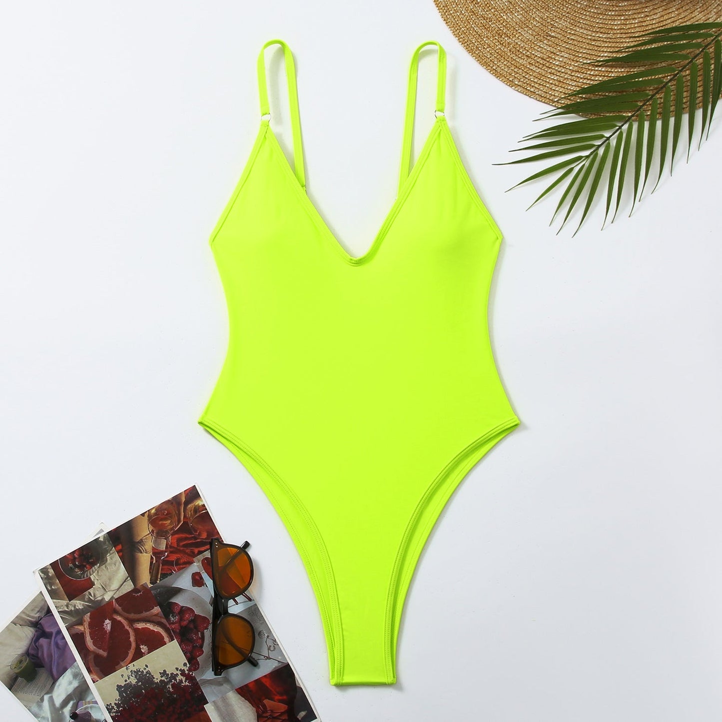 Maillot de bain femme Berg-Feldt avec décolleté en V profond et découpes