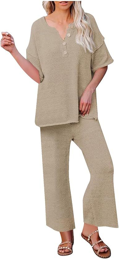 Bequemes Damen-Loungeset mit Ausschnitt und weitem Schnitt von berg-feldt