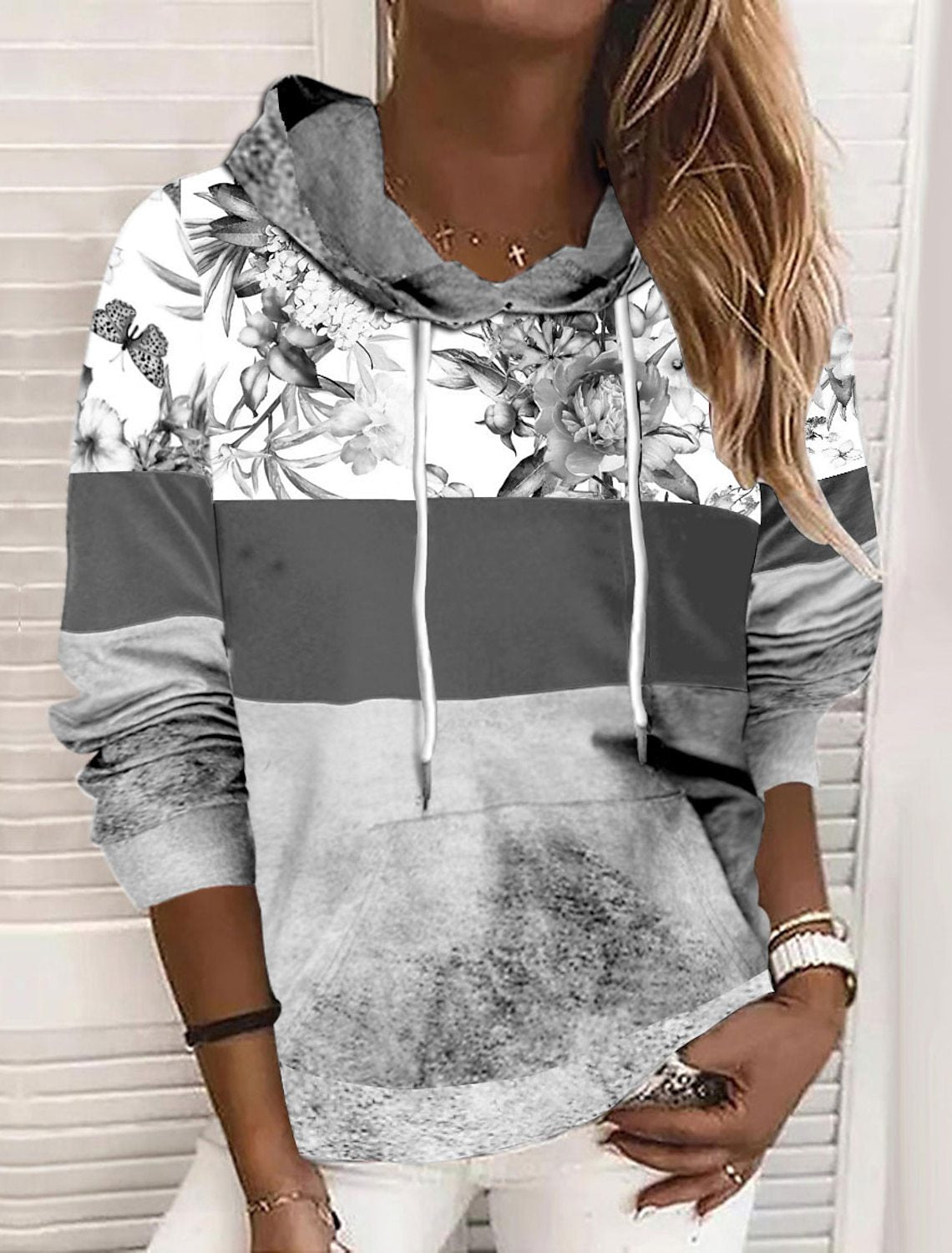 Sweat-shirt à capuche pour femme moderne avec imprimé floral et design color block de berg-feldt