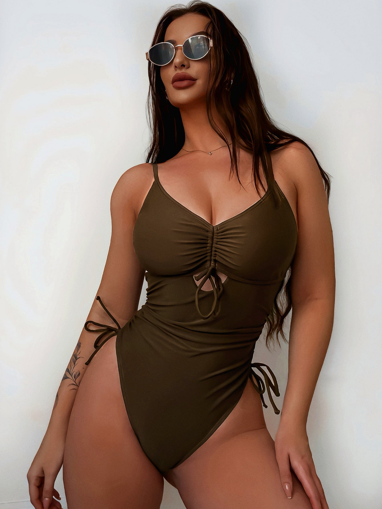 Elegantes Damen Badekleid mit Wickeldesign und verstellbaren Trägern von berg-feldt