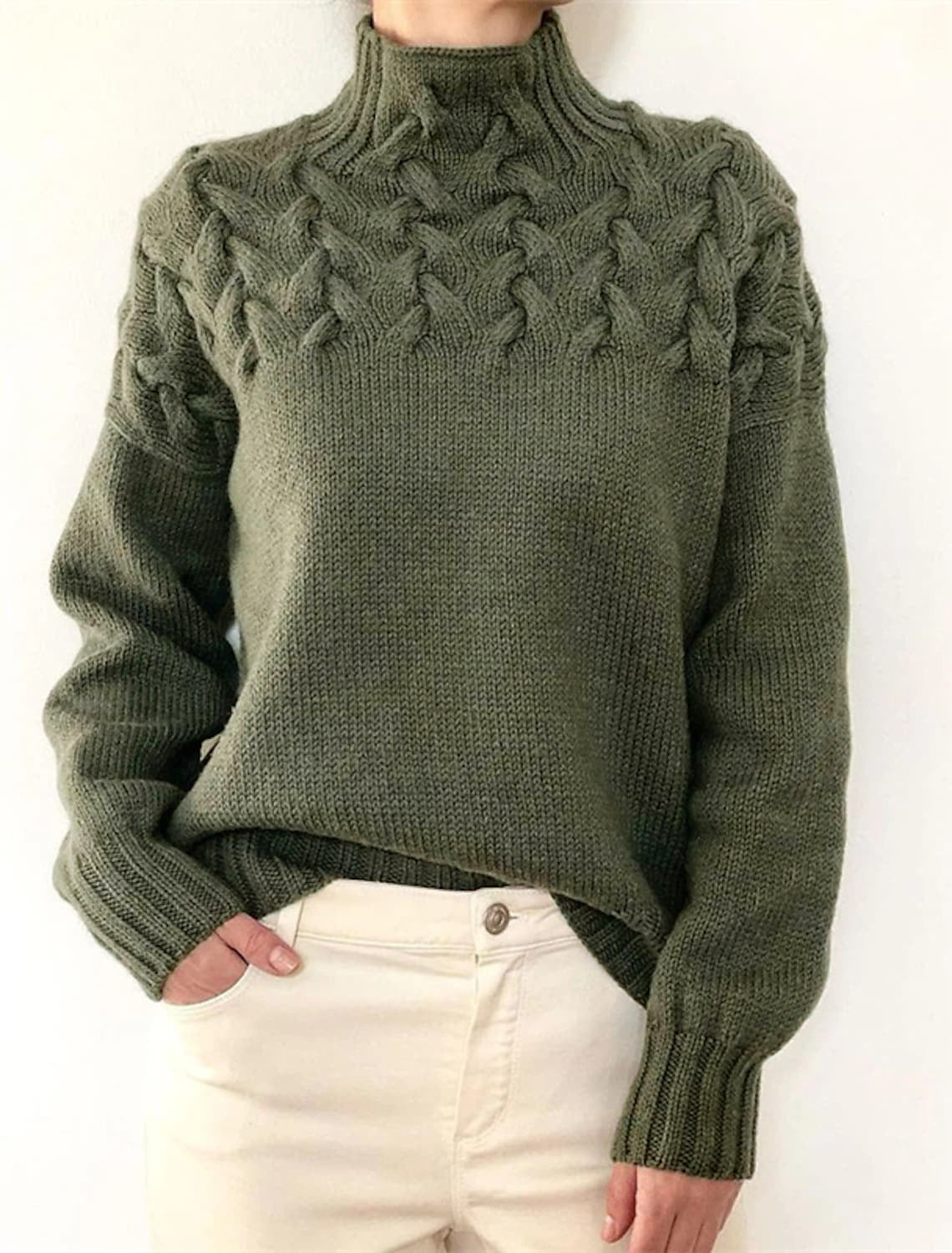 Pull en grosse maille pour femme avec col montant et torsades Berg-Feldt
