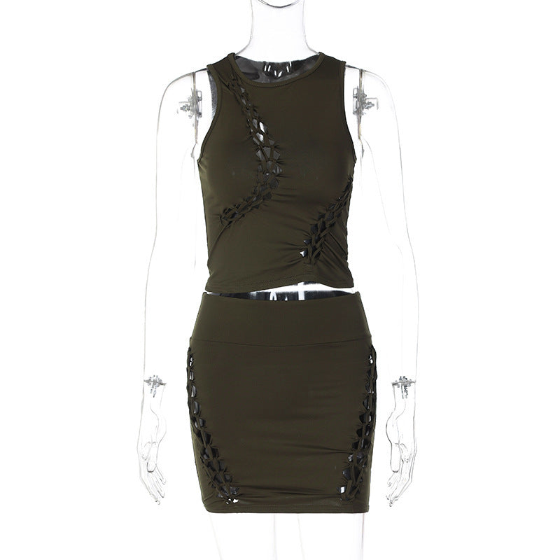 Sportliches Damen Crop-Top und Minirock Set mit innovativem Cut-Out Design von berg-feldt