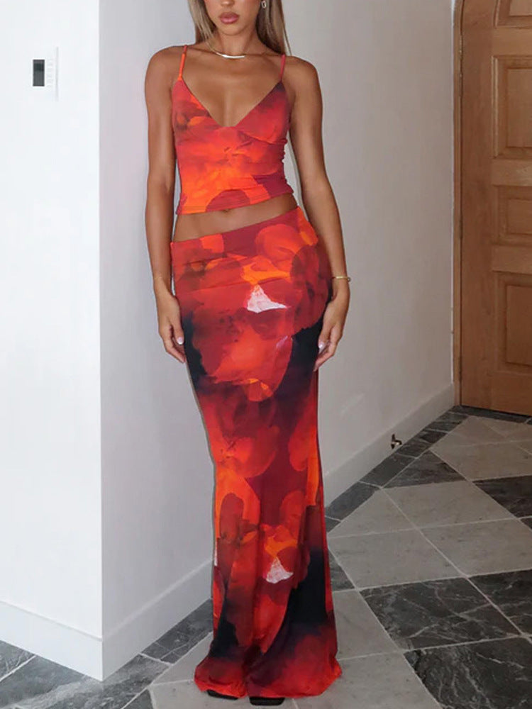 Langes Damenkleid mit tiefem V-Ausschnitt und schönem Blumenmuster von berg-feldt