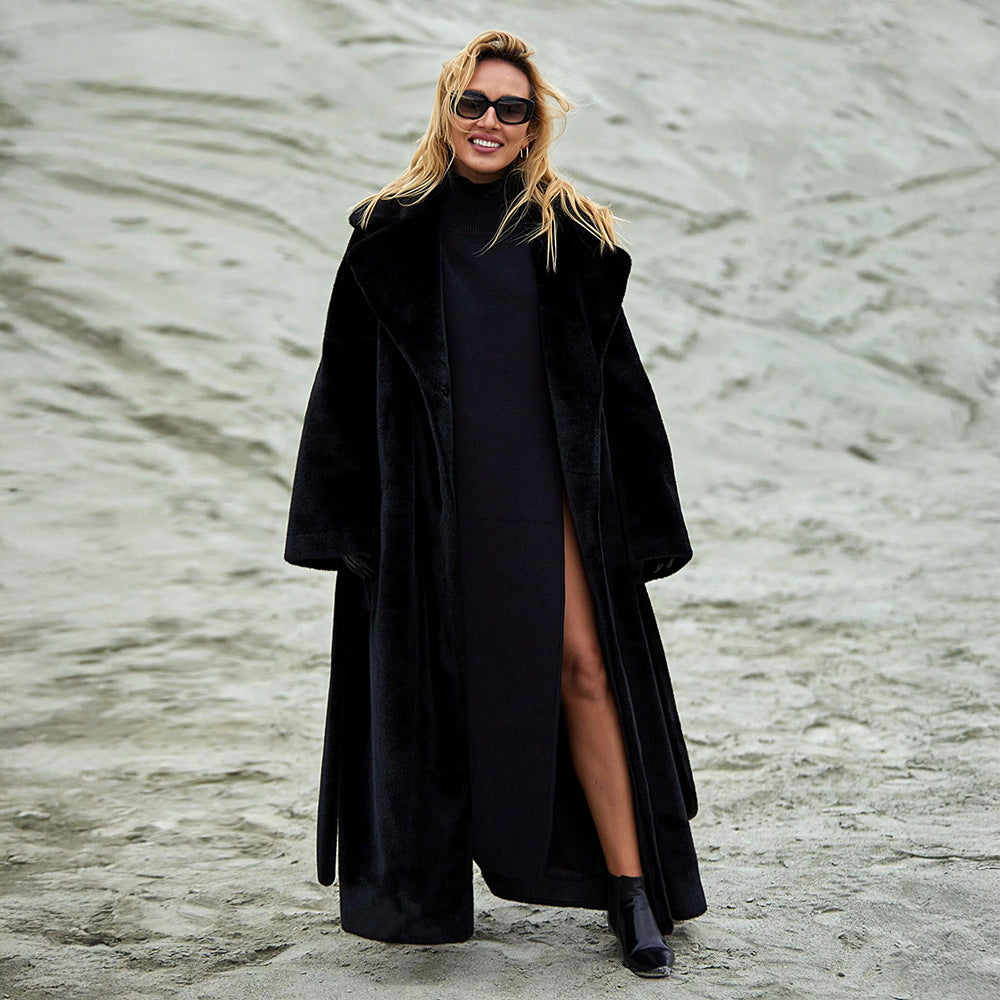Damen Eleganter, gefütterter Wintermantel mit breitem Revers Berg-Feldt