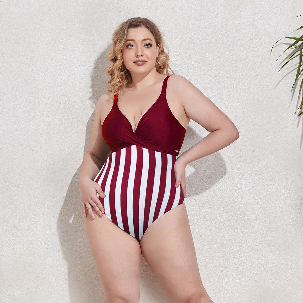 Maillot de bain stylé pour femme avec haut cache-cœur et motif graphique montagnes et champs