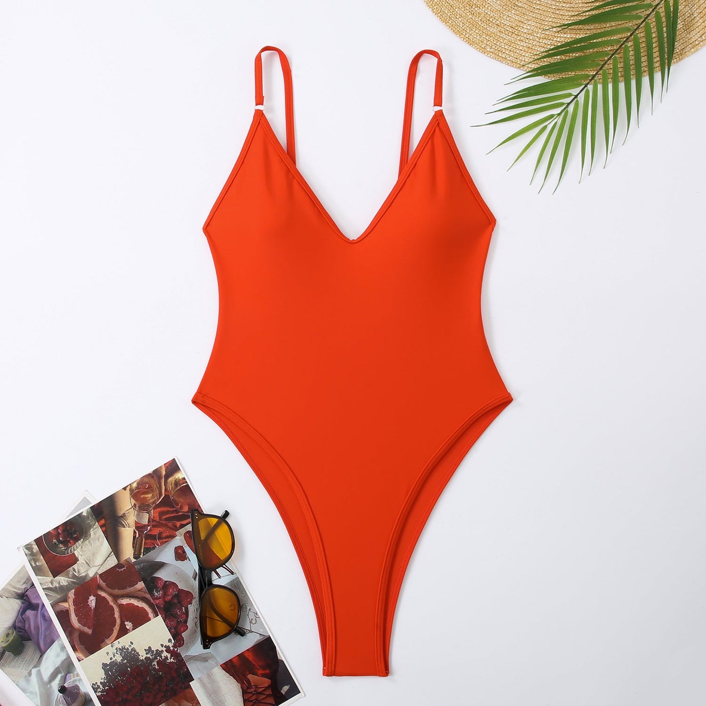 Maillot de bain femme Berg-Feldt avec décolleté en V profond et échancrure haute