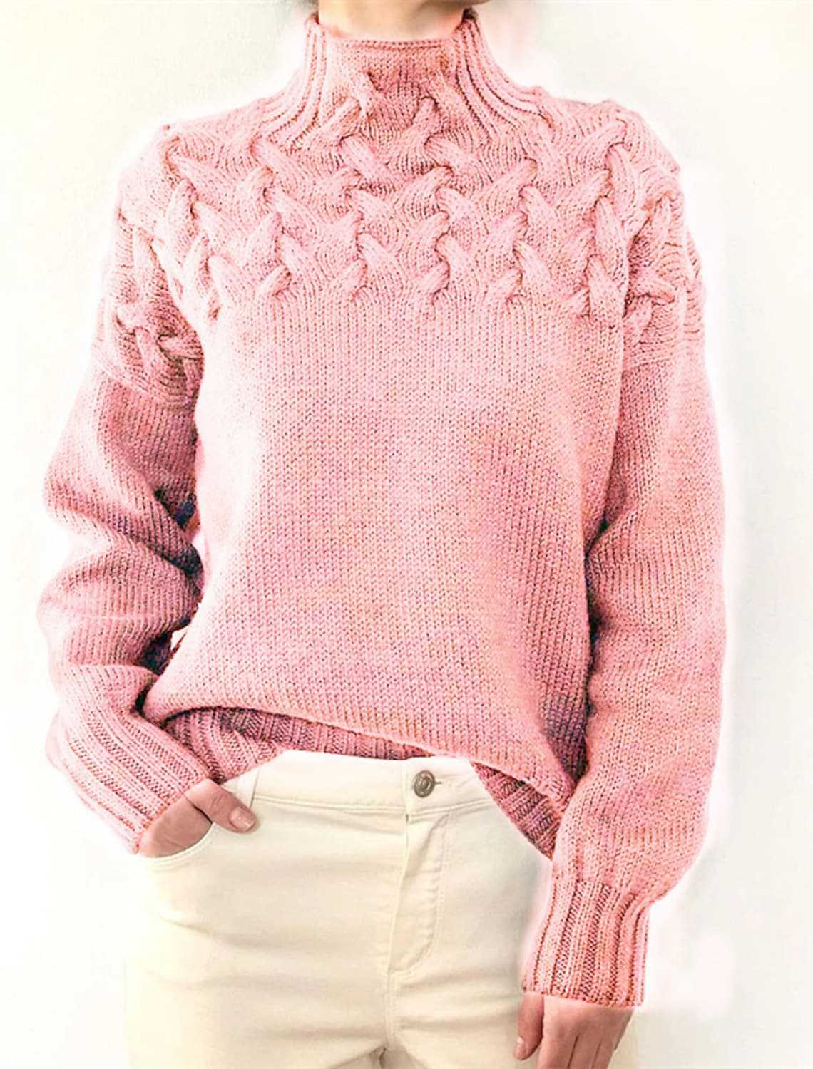 Pull en grosse maille pour femme avec col montant et torsades Berg-Feldt
