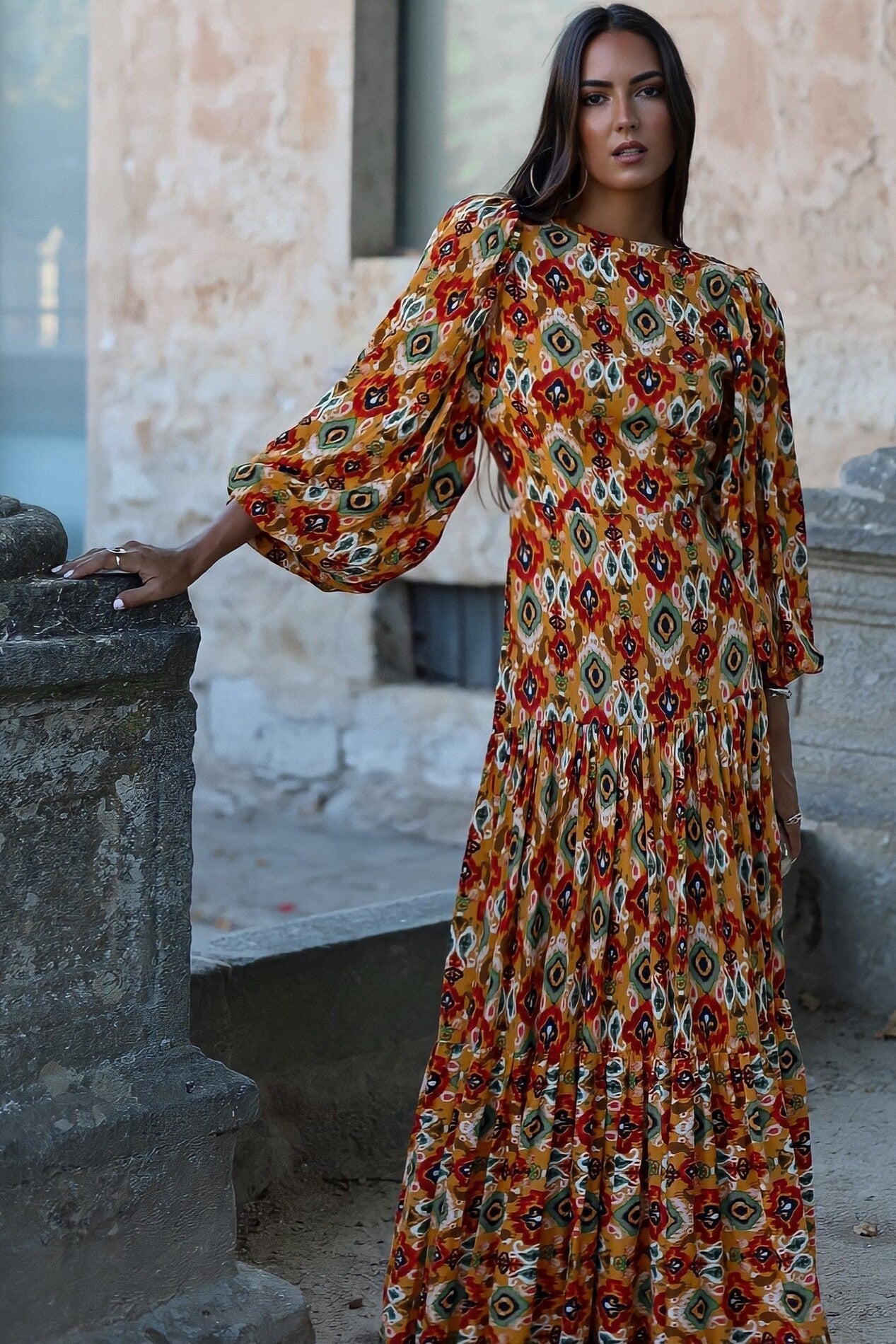 Élégante robe longue berg-feldt à manches bouffantes et fronces