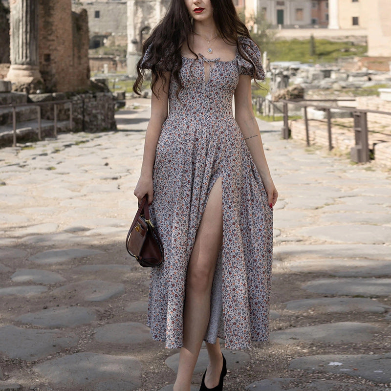 Robe mi-longue pour femme avec manches bouffantes, col en V profond et fente latérale par berg-feldt