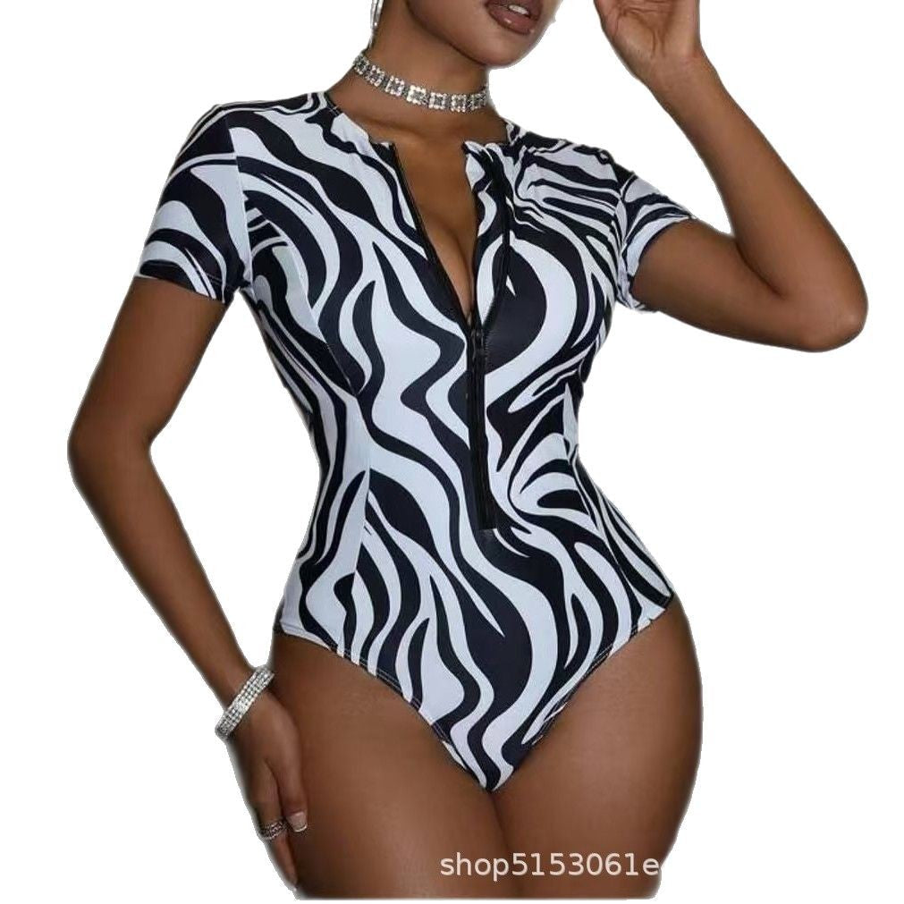 Maillot de bain à manches courtes pour femme avec fermeture éclair tendance de berg-feldt