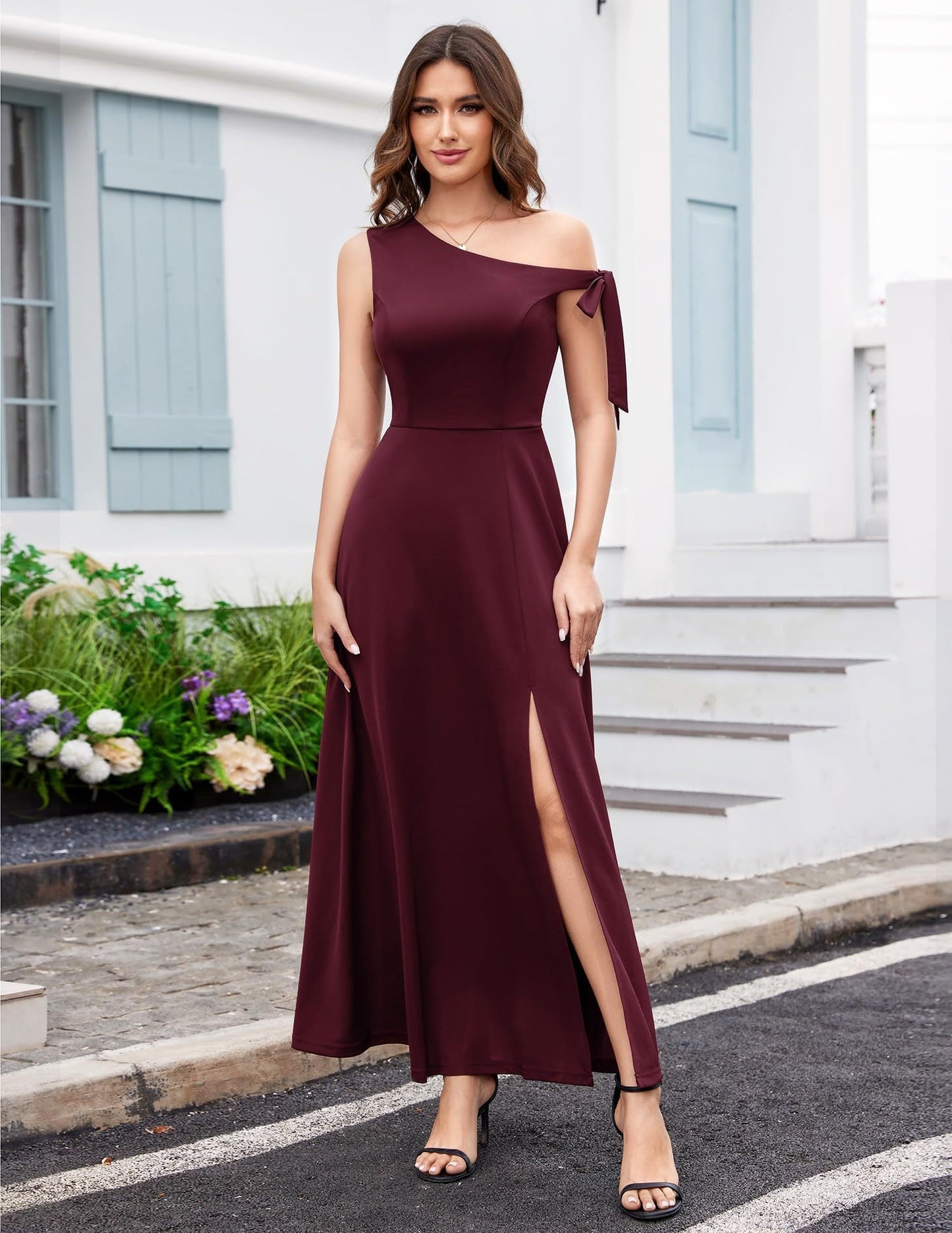 Asymmetrisches Abendkleid mit Schleife von berg-feldt