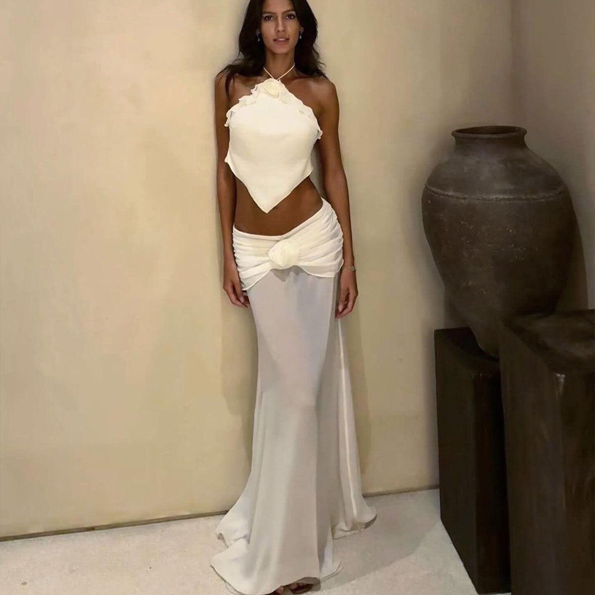 Robe pour femme Berg-Feldt avec un design portefeuille innovant et des volants amples
