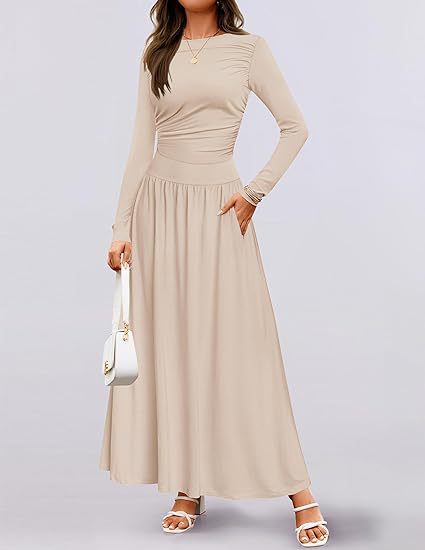 Robe longue à manches longues pour femmes avec d'élégants détails volantés et des poches pratiques Berg-Feldt