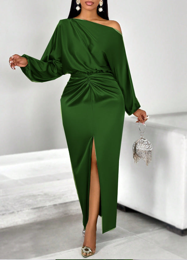 Elegantes Abendkleid für Damen mit asymmetrischem Ausschnitt und stilvollem Schlitz von berg-feldt