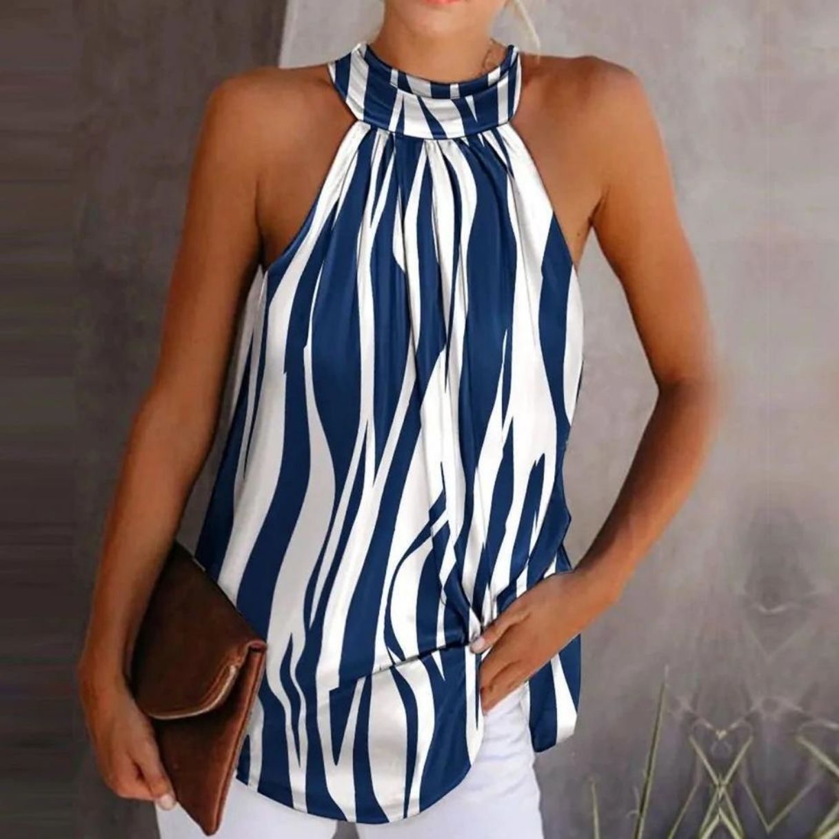 Elegante Damenbluse mit Smok-Detail von berg-feldt
