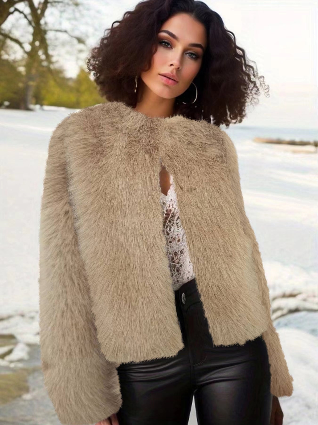 Veste courte de luxe en fausse fourrure pour femme avec manches volumineuses Berg-Feldt