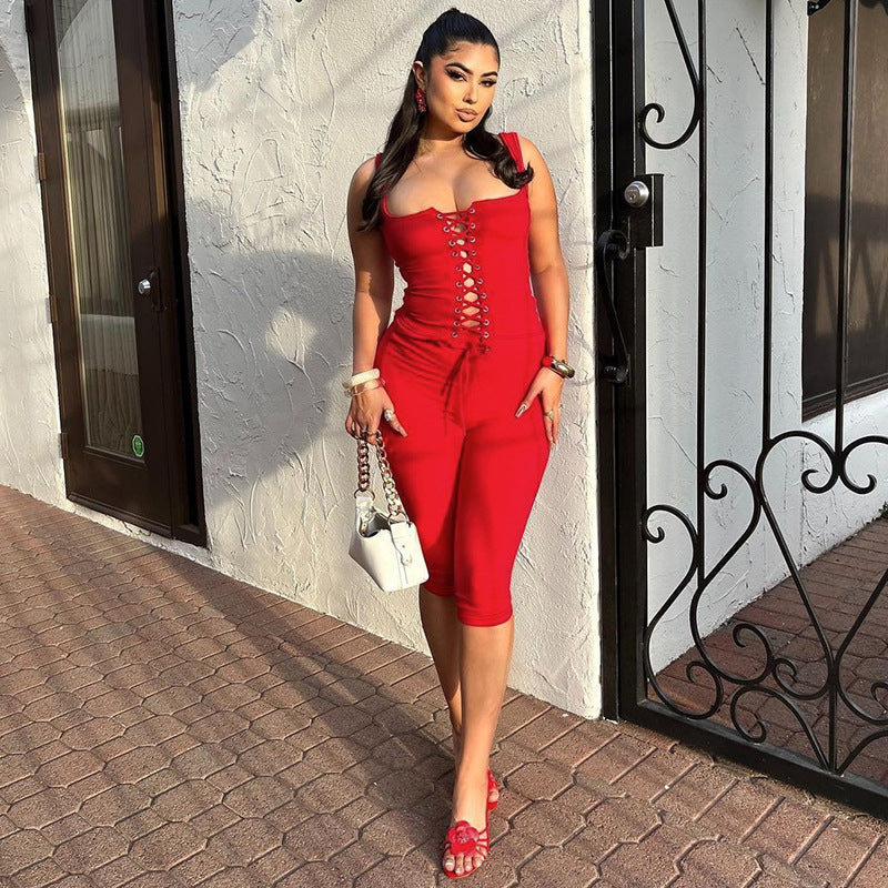 Figurbetonender Damen-Jumpsuit mit Schnürung von berg-feldt