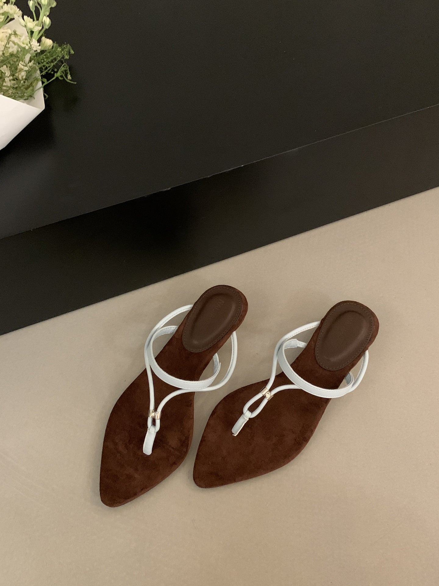 Mules slingback à bout pointu avec bride réglable à la cheville pour femme par berg-feldt