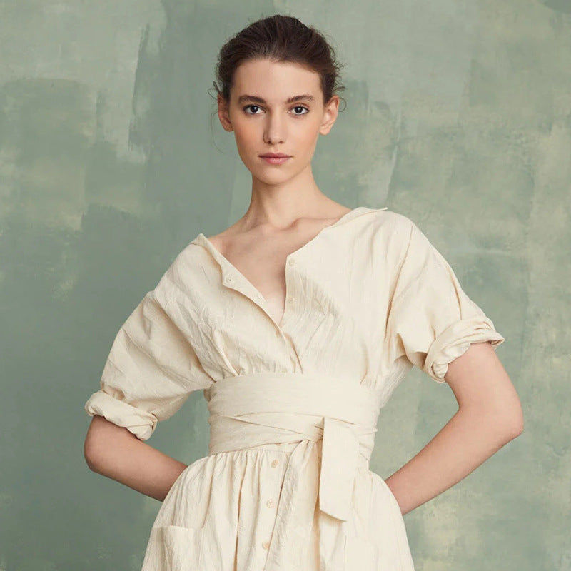 Robe portefeuille élégante pour femme avec patte de boutonnage et ceinture de berg-feldt